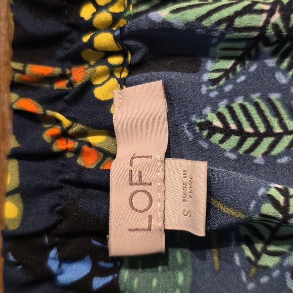 Loft- Floral Print Womens Skirt. Size S - Picture 3 of 4